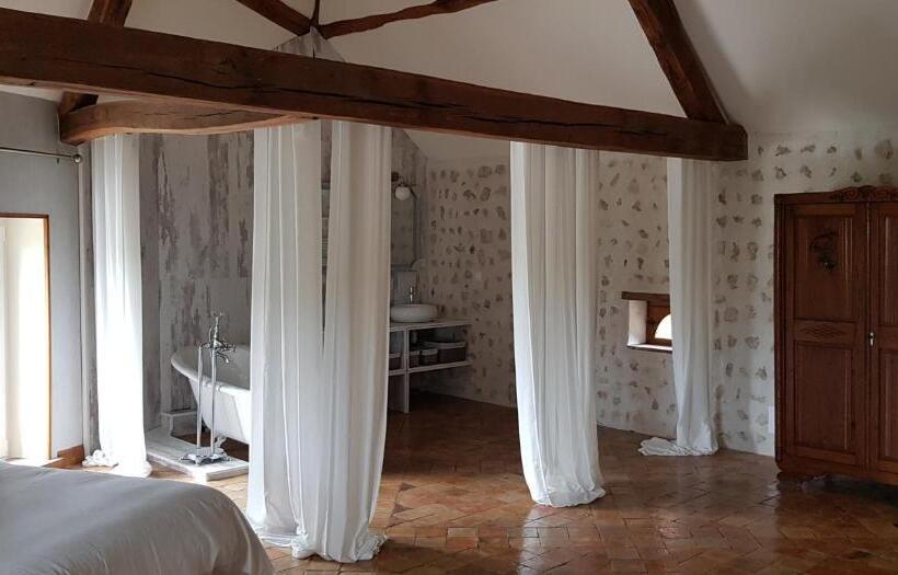 غرفة ديلوكس, La Maison Josnes De Mady