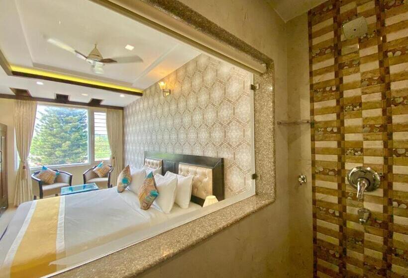 اتاق اجرایی با تخت بزرگ, Green View By Green Tree Hotels