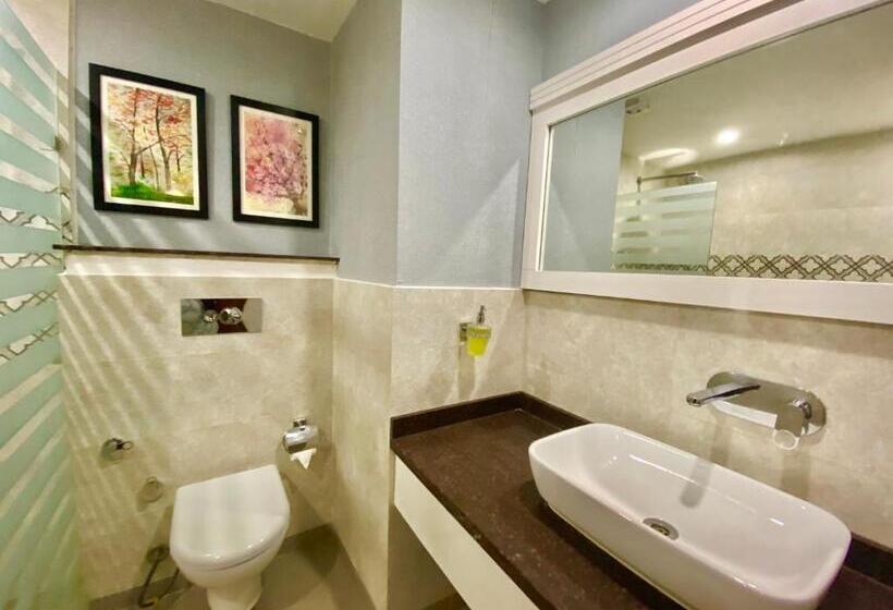 Chambre Supérieure Lit King Size, Green View By Green Tree Hotels