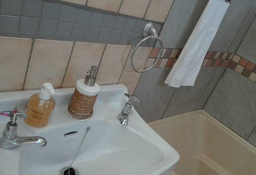 חדר אקונומי, Rocks And Aloes Guest Lodge