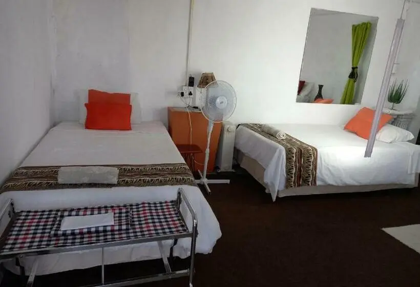 ファミリールーム, Rocks And Aloes Guest Lodge