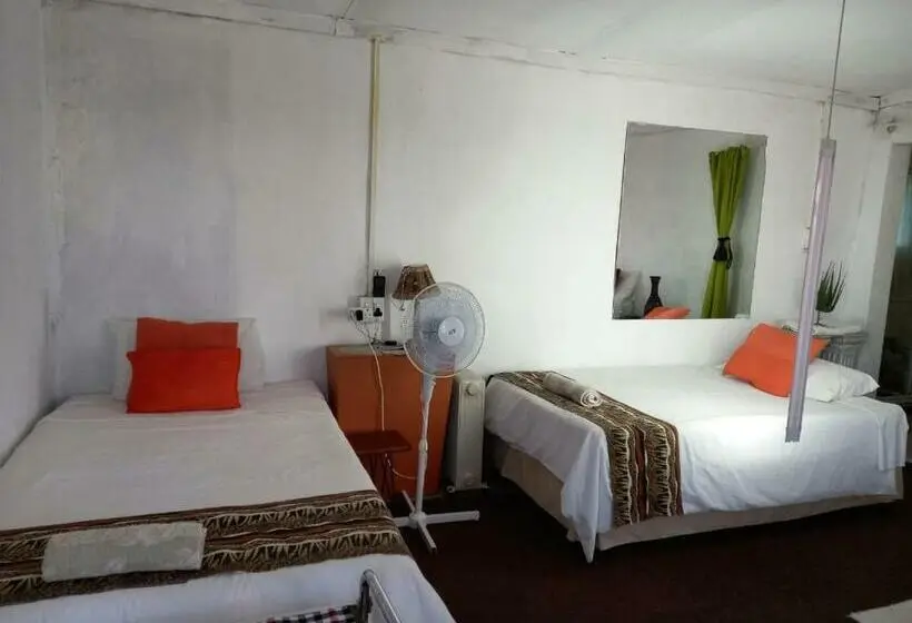 ファミリールーム, Rocks And Aloes Guest Lodge