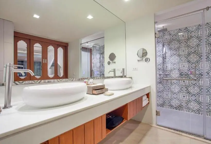 Sviitti King-vuode, Zenmaya Oceanfront Phuket, Trademark Collection By Wyndham