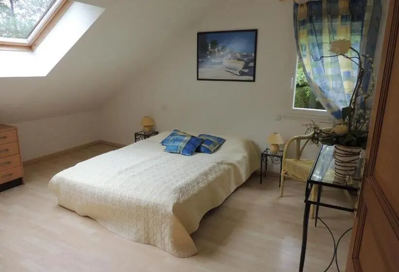 Standardzimmer, Chambre D Hôtes De Charleval