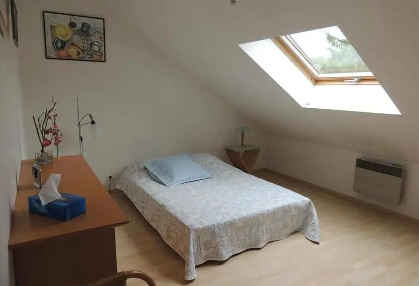 Standardzimmer Bad am Gang, Chambre D Hôtes De Charleval