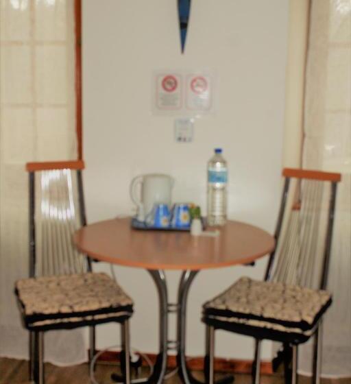 バスルーム共有のトリプルスタンダード, Chambres D Hôtes Chez Pierrot Et Flo