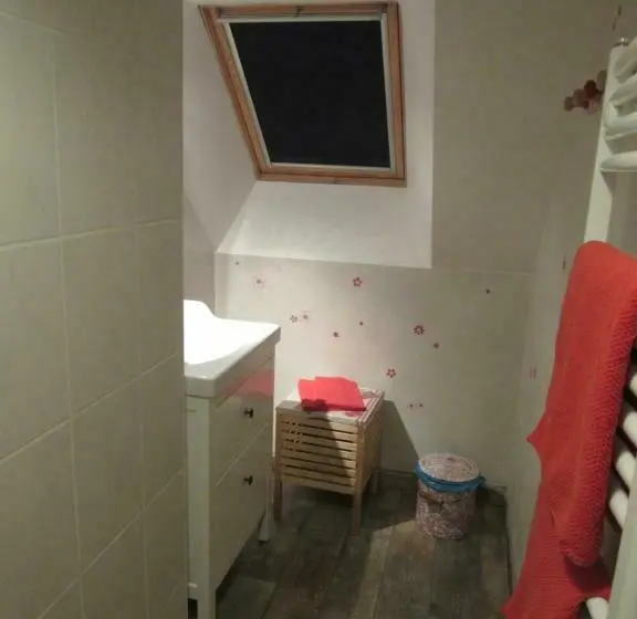 スタンダードトリプルルーム, Chambres D Hôtes Les Arondelles