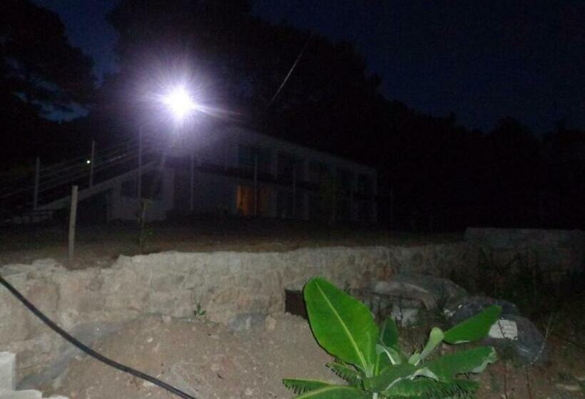 اتاق استاندارد با چشم‌انداز دریا, Farmhill