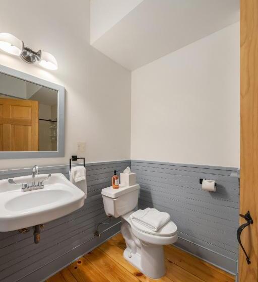 חדר דחוקס עם מיטת קינג, Inn At Silver Maple Farm