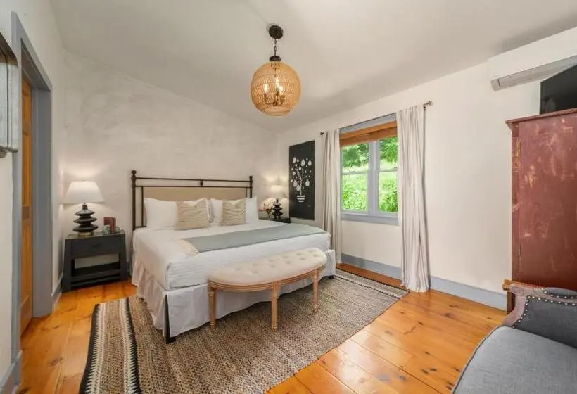 キングサイズベッドのデラックスルーム, Inn At Silver Maple Farm