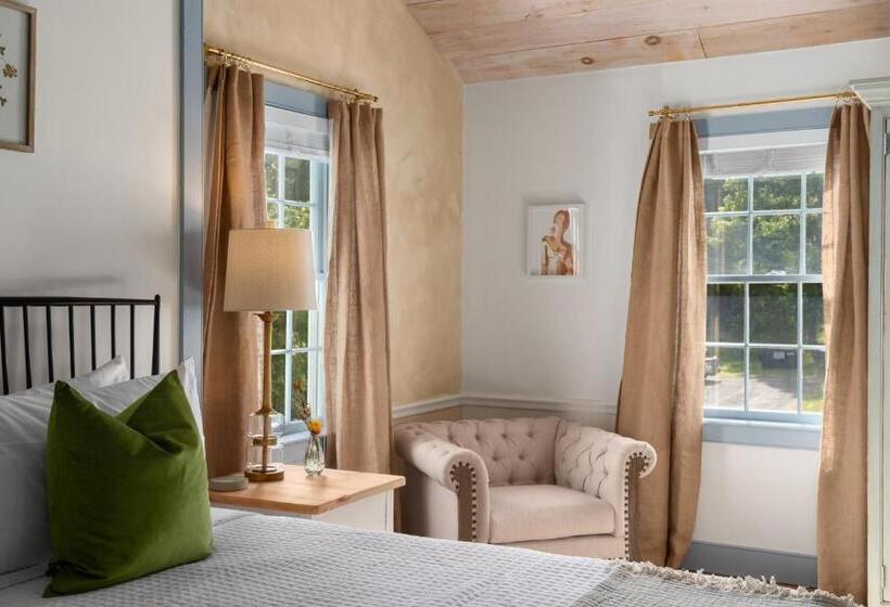 מיטת קינג בסוויטה, Inn At Silver Maple Farm