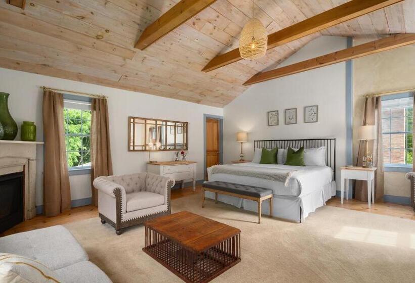 מיטת קינג בסוויטה, Inn At Silver Maple Farm