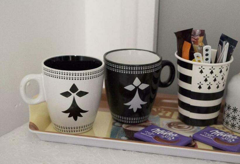 חדר סטנדרט לשלושה, Ty Daou Gwez