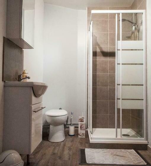 חדר סטנדרט לשלושה, Ty Daou Gwez