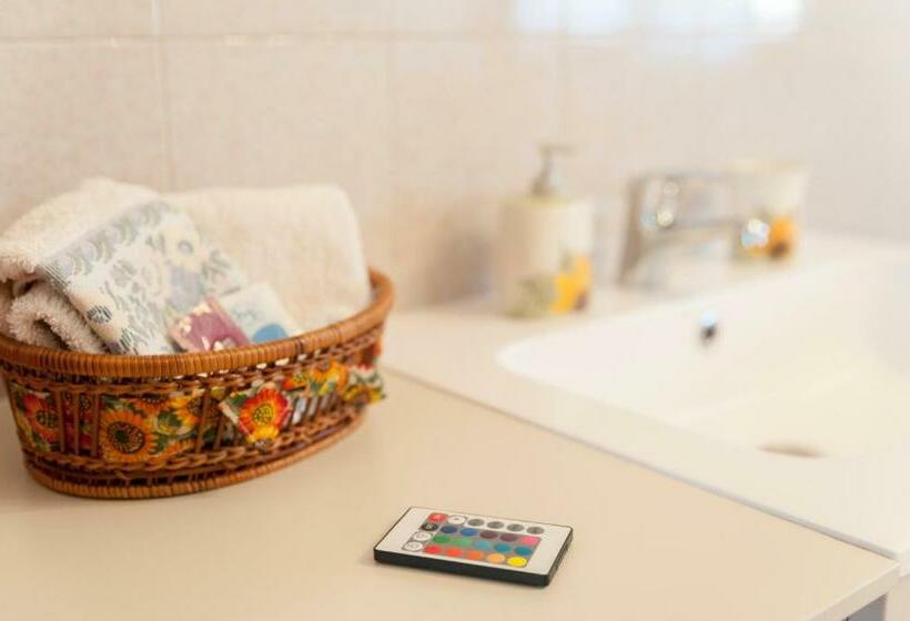 جناح جونيور, Berici Bed And Breakfast