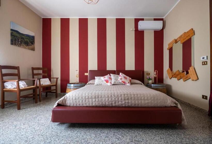 غرفة قياسية ثلاثية مع حمام خارجي, Berici Bed And Breakfast