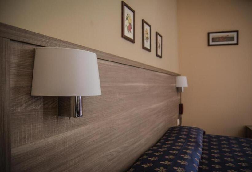 Четырехместный Номер Стандарт, Albergo Penza