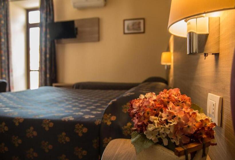 Четырехместный Номер Стандарт, Albergo Penza