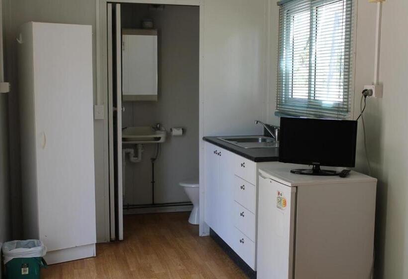 标准间, Corroboree Park Tavern