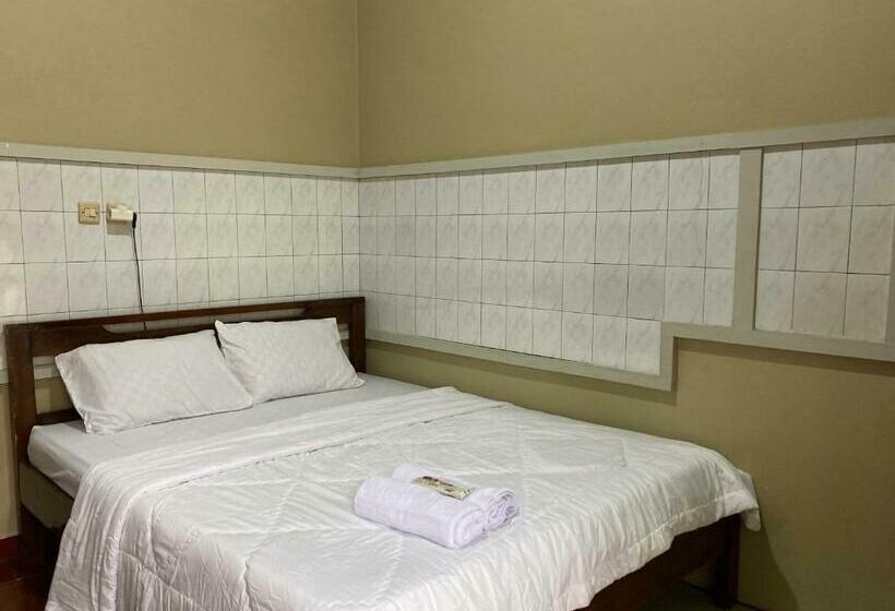 غرفة قياسية, Flamboyan Homestay 1 Dieng Syariah Redpartner