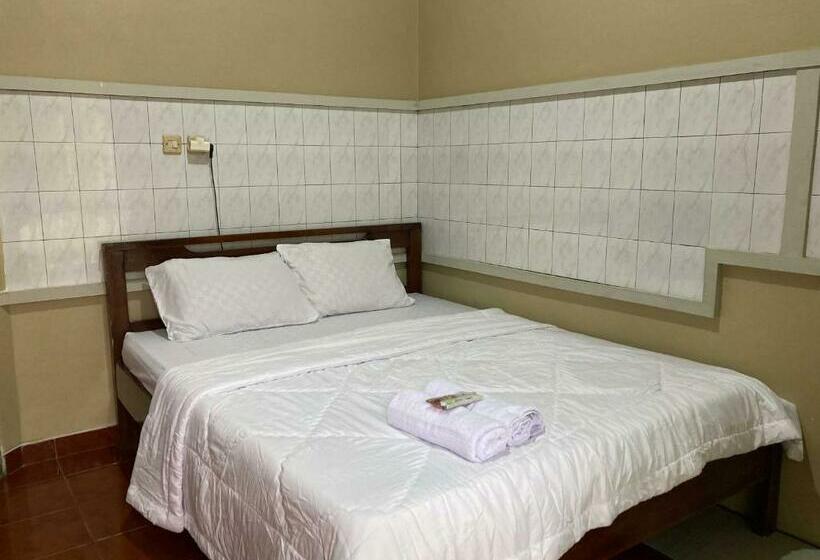 غرفة قياسية, Flamboyan Homestay 1 Dieng Syariah Redpartner