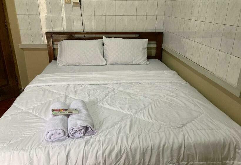 غرفة قياسية, Flamboyan Homestay 1 Dieng Syariah Redpartner