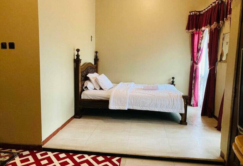 Семейный Номер, Flamboyan Homestay 1 Dieng Syariah Redpartner