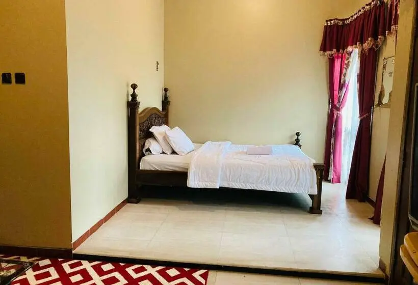 ファミリールーム, Flamboyan Homestay 1 Dieng Syariah Redpartner