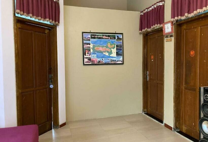 غرفة عائلية, Flamboyan Homestay 1 Dieng Syariah Redpartner