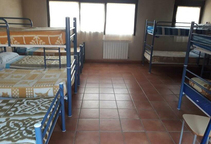 سرير فى غرفة مشتركه, Albergue Turístico Las Eras