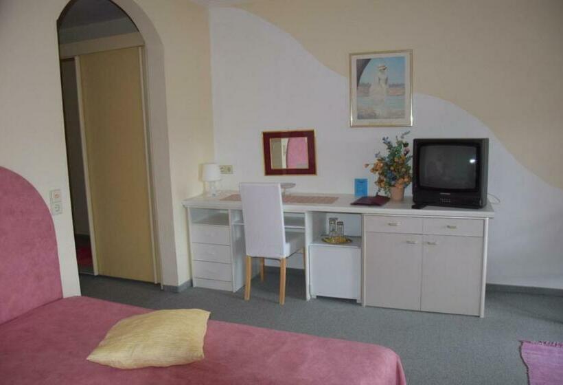 标准单人间, Rohrbacher Hof