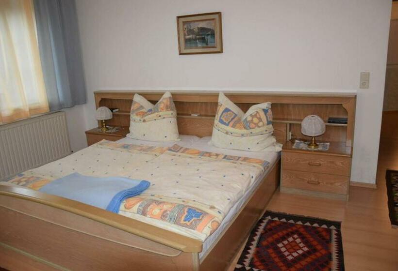 标准单人间, Rohrbacher Hof