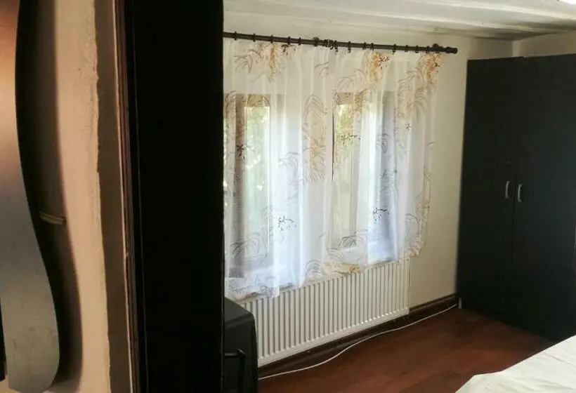 バス共有のスタンダードルーム, Vitanova Guest House
