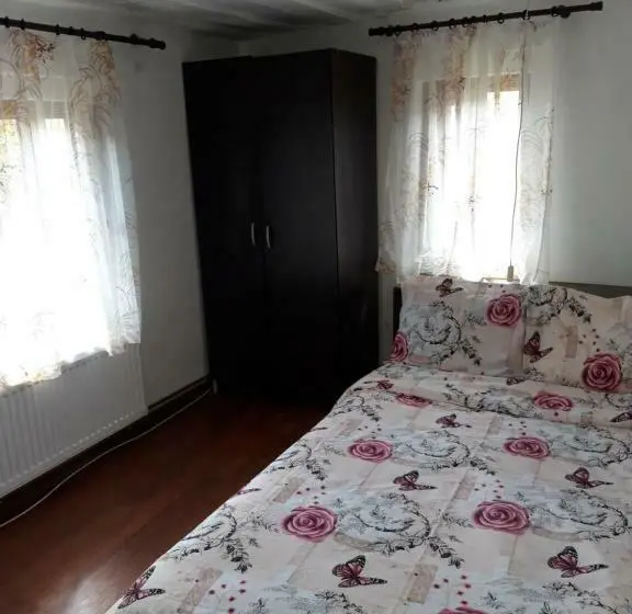 バス共有のスタンダードルーム, Vitanova Guest House