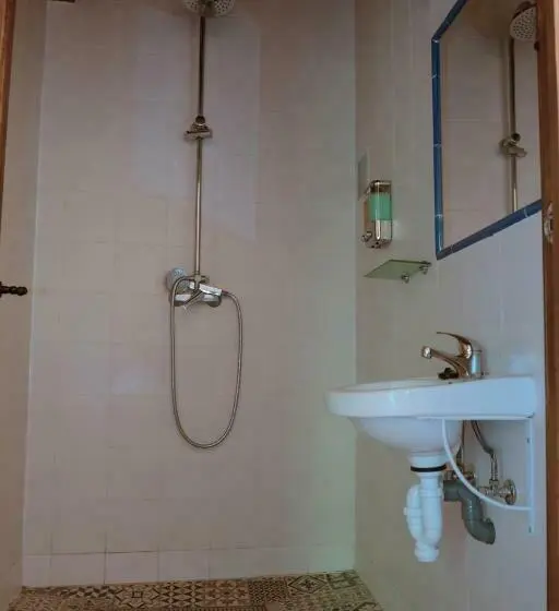 ファミリールーム, Albergue Usandi Auto Check In