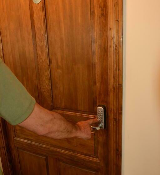 اتاق استاندارد, Albergue Usandi Auto Check In