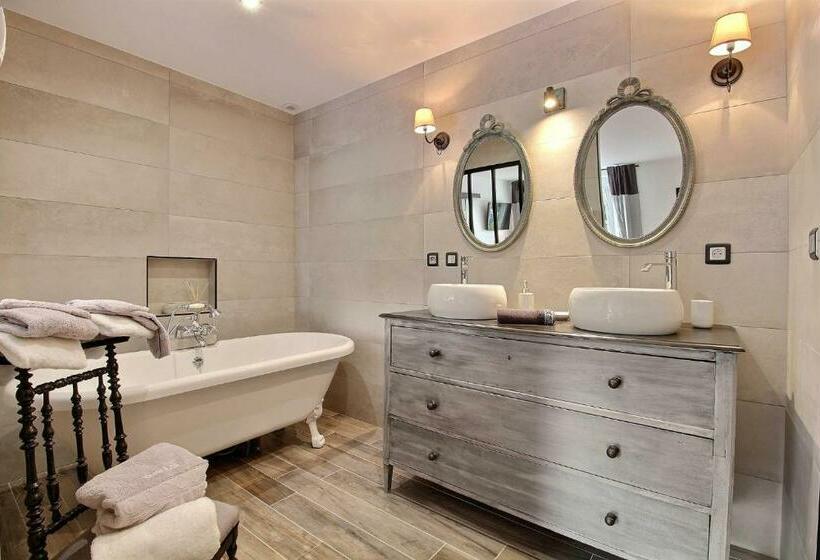 غرفة ديلوكس سرير كينج, Le Domaine D Etaville