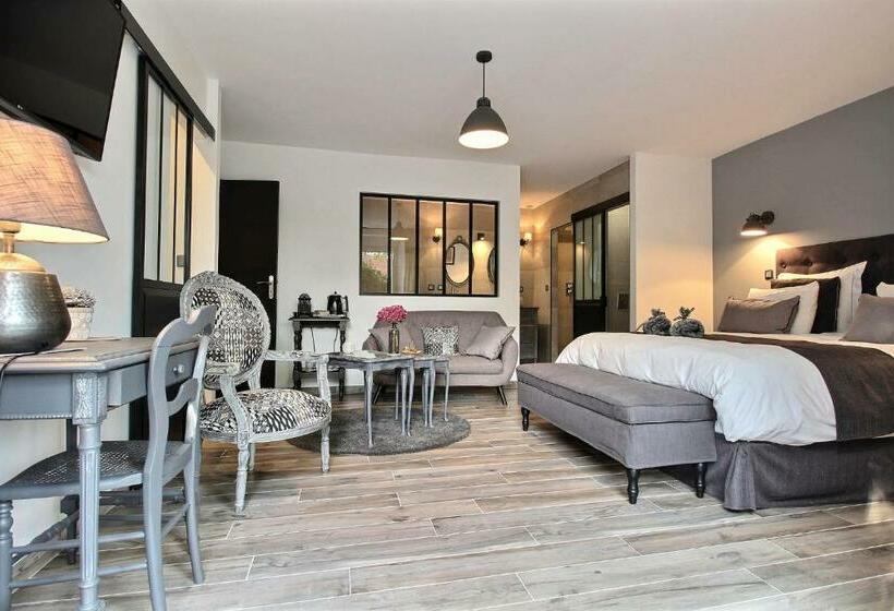 Номер Deluxe Кровать Кинг, Le Domaine D Etaville
