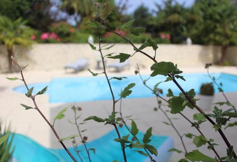 غرفة ديلوكس سرير كينج, Le Domaine D Etaville