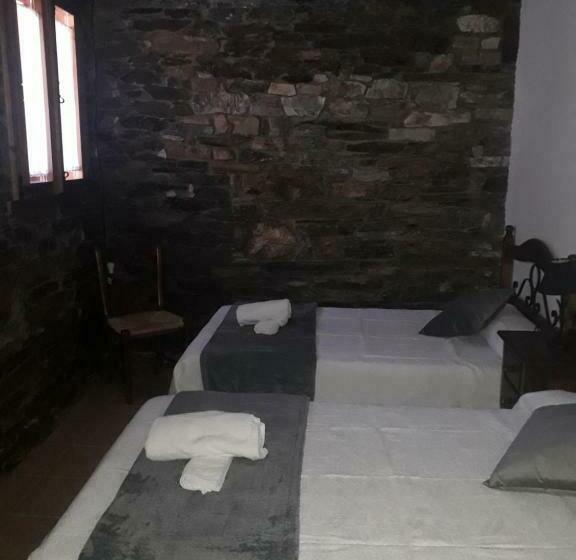 غرفة قياسية, Casa Quiroga