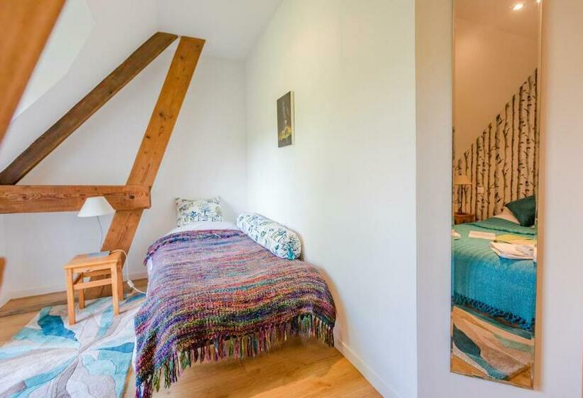 غرفة قياسية ثلاثية, Normandy Inn