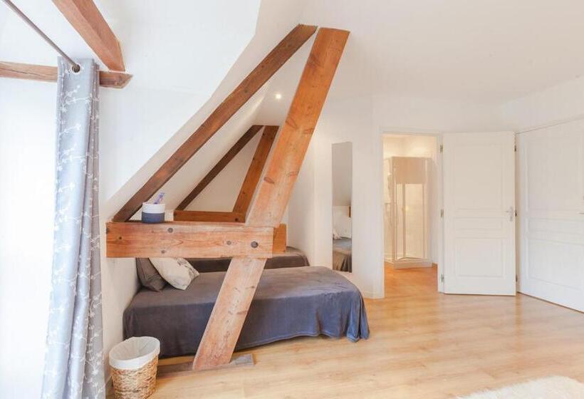 غرفة عائلية, Normandy Inn