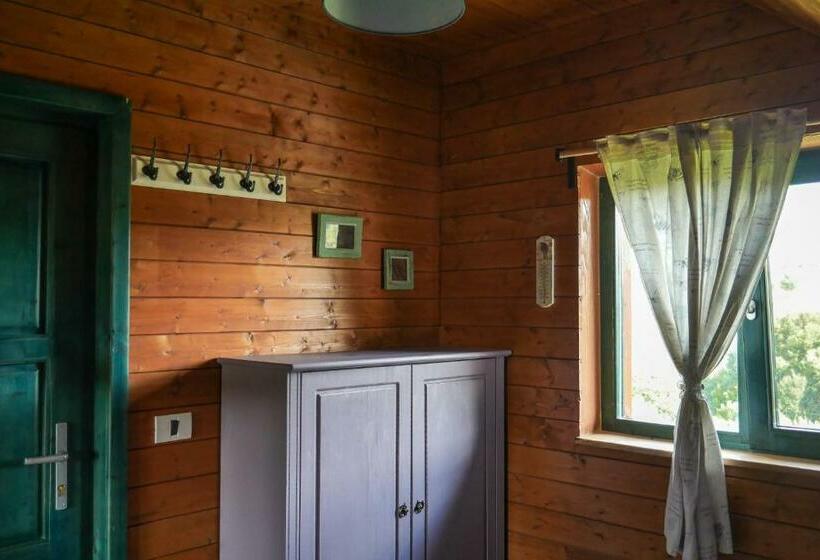 חדר סטנדרט לשלושה עם נוף לגינה, Rose Hip Hill Farm