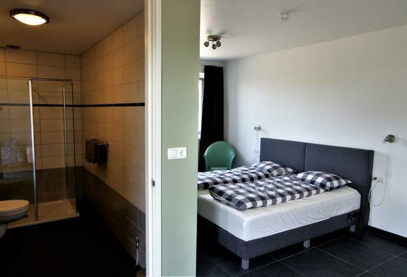 Четырехместный Номер Стандарт, Bed And Breakfast Wouw