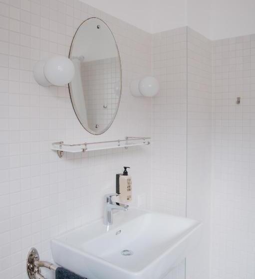 Семейное Студио, Zweitwohnsitz