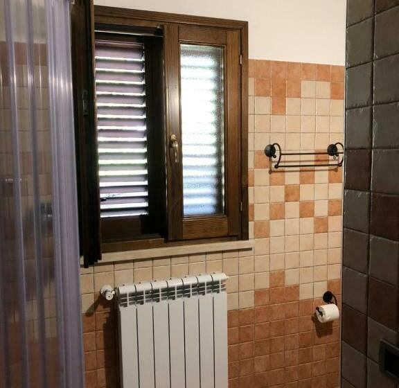 חדר משפחתי, Agriturismo I Due Regni