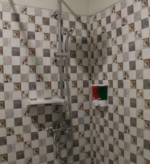 اتاق استاندارد, Front One Budget Abepura