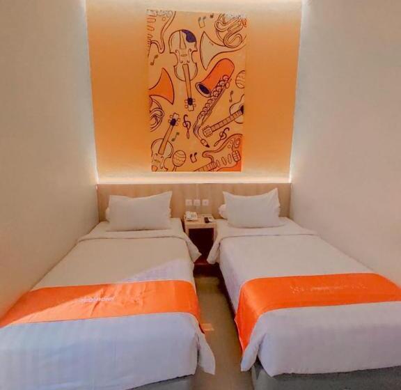 اتاق لوکس, Front One Budget Abepura