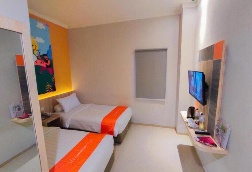 اتاق لوکس, Front One Budget Abepura