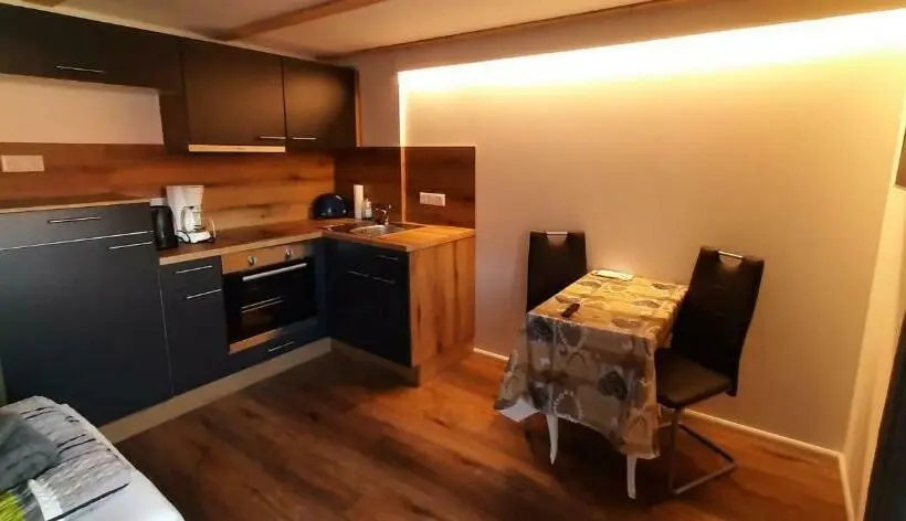 Deluxe Studio, Hainich